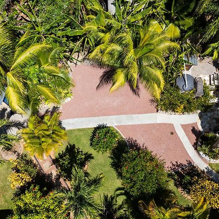 Nid'Aigle Lodge Baie Sainte Anne Luaran gambar