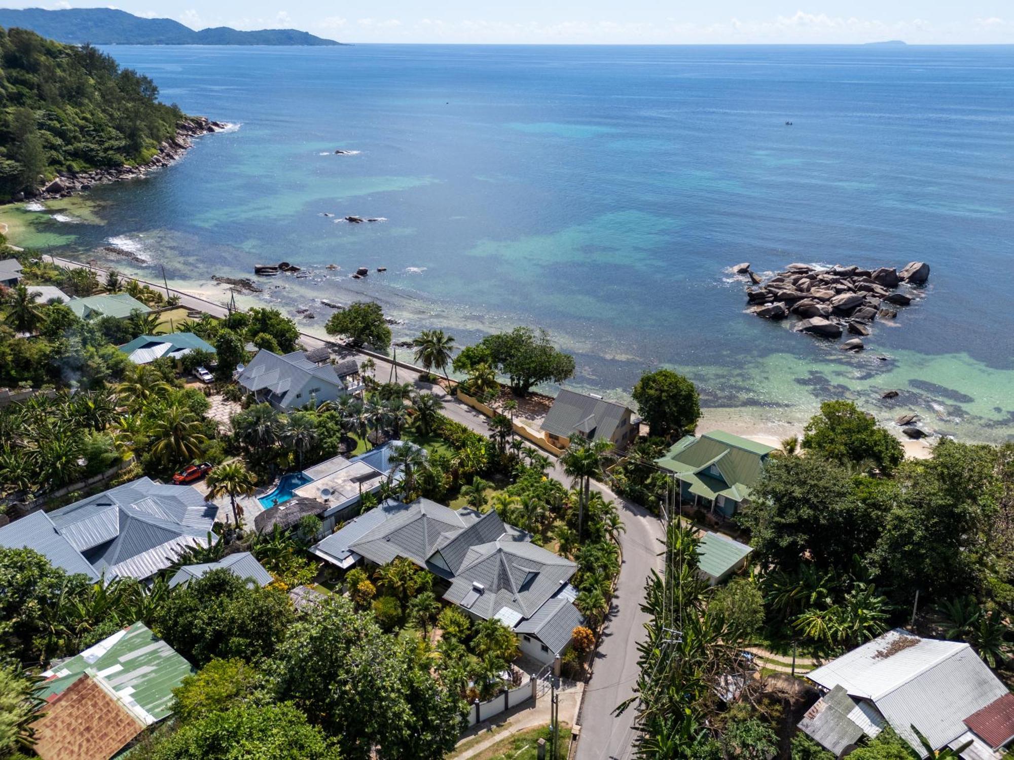 Nid'Aigle Lodge Baie Sainte Anne Luaran gambar