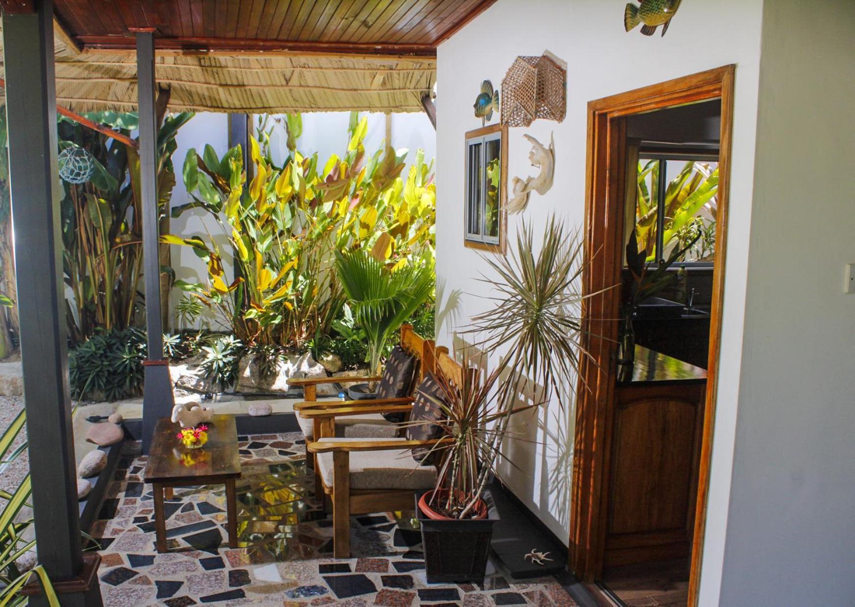 Nid'Aigle Lodge Baie Sainte Anne Luaran gambar