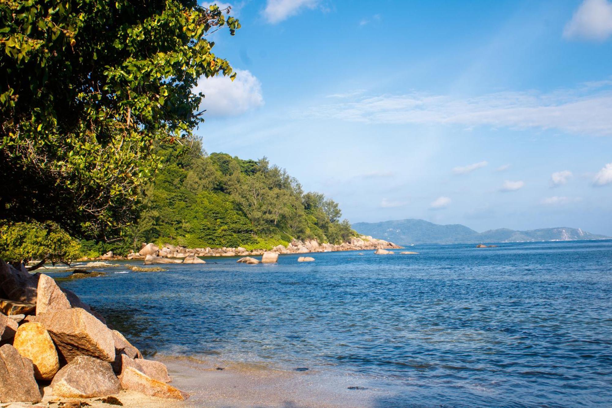Nid'Aigle Lodge Baie Sainte Anne Luaran gambar