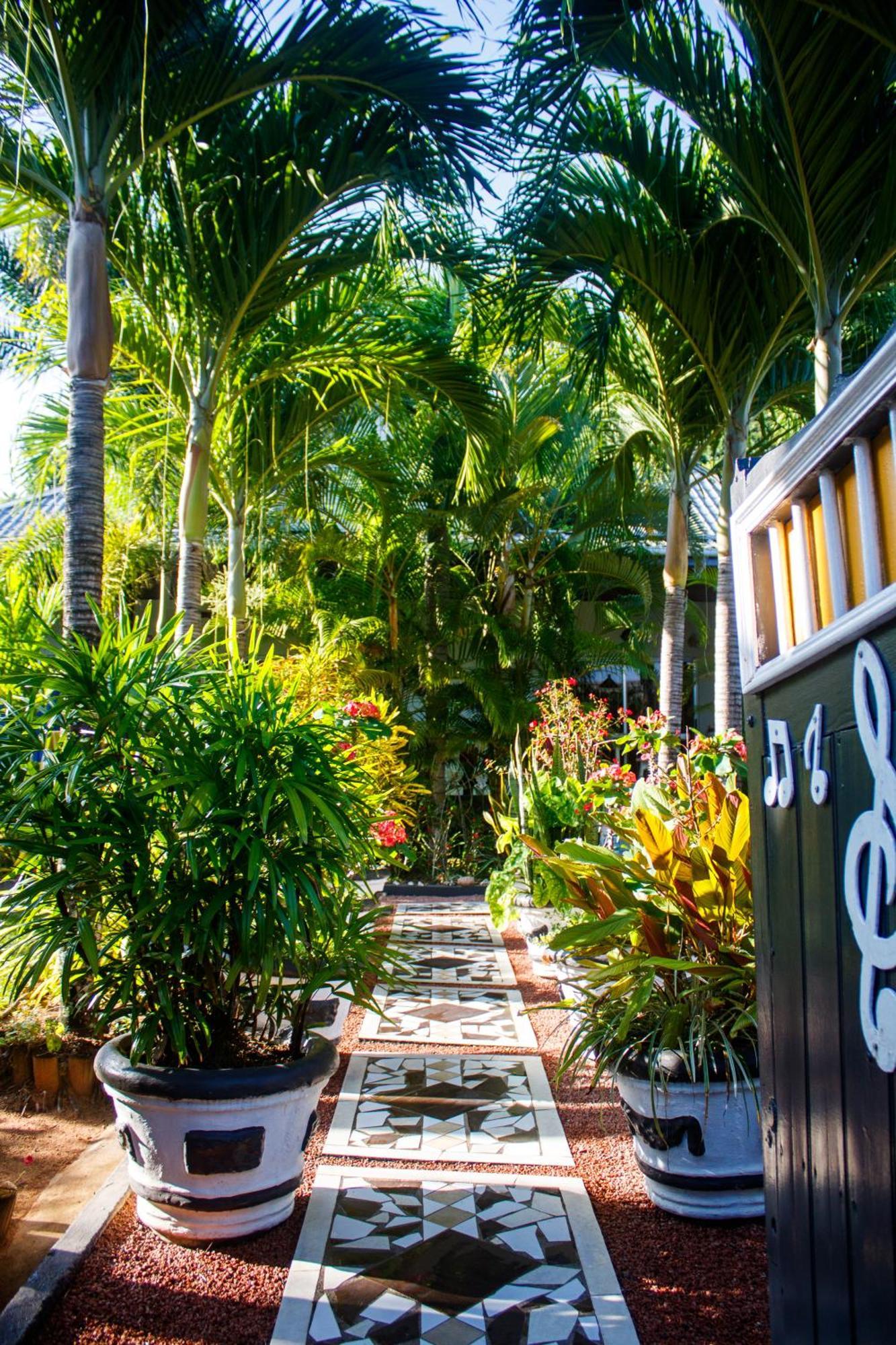 Nid'Aigle Lodge Baie Sainte Anne Luaran gambar