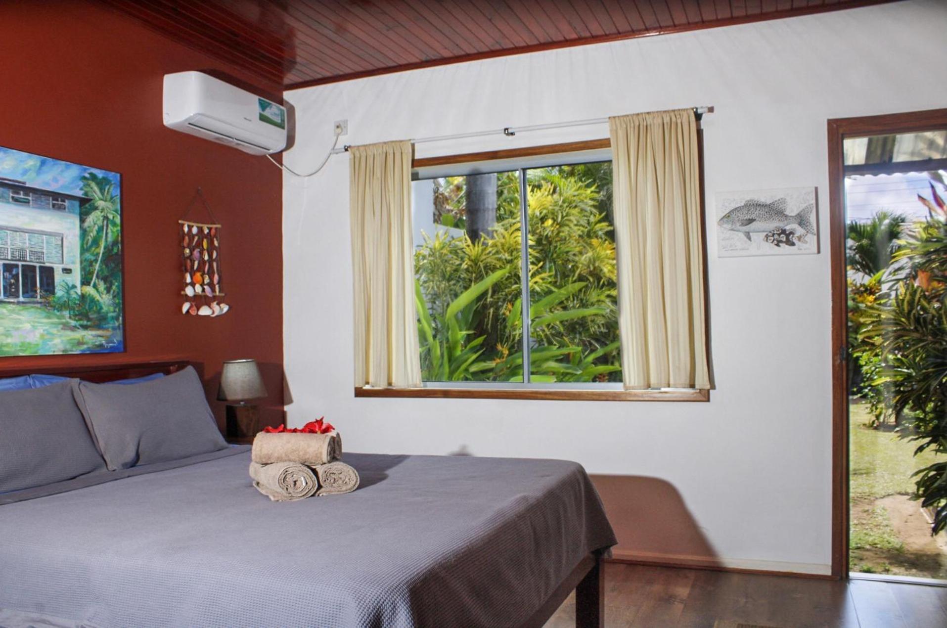 Nid'Aigle Lodge Baie Sainte Anne Luaran gambar